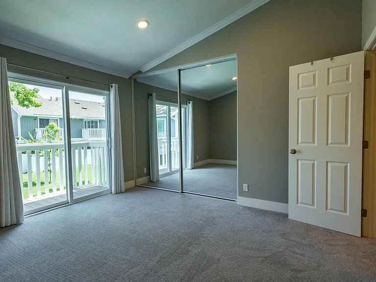 111 Abbeywood Ln — Photo 15