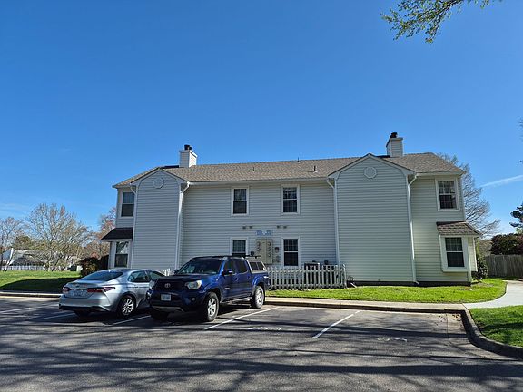 2nd image of 1701 Rock Bridge Mews APT C