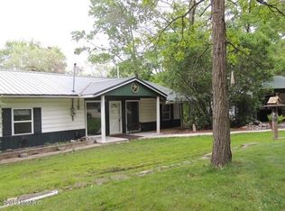 20146 Indian Dr, Paris, MI 49338