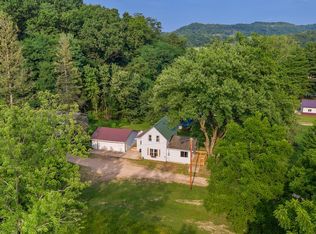 117 4th Ave, Cashton, WI 54619