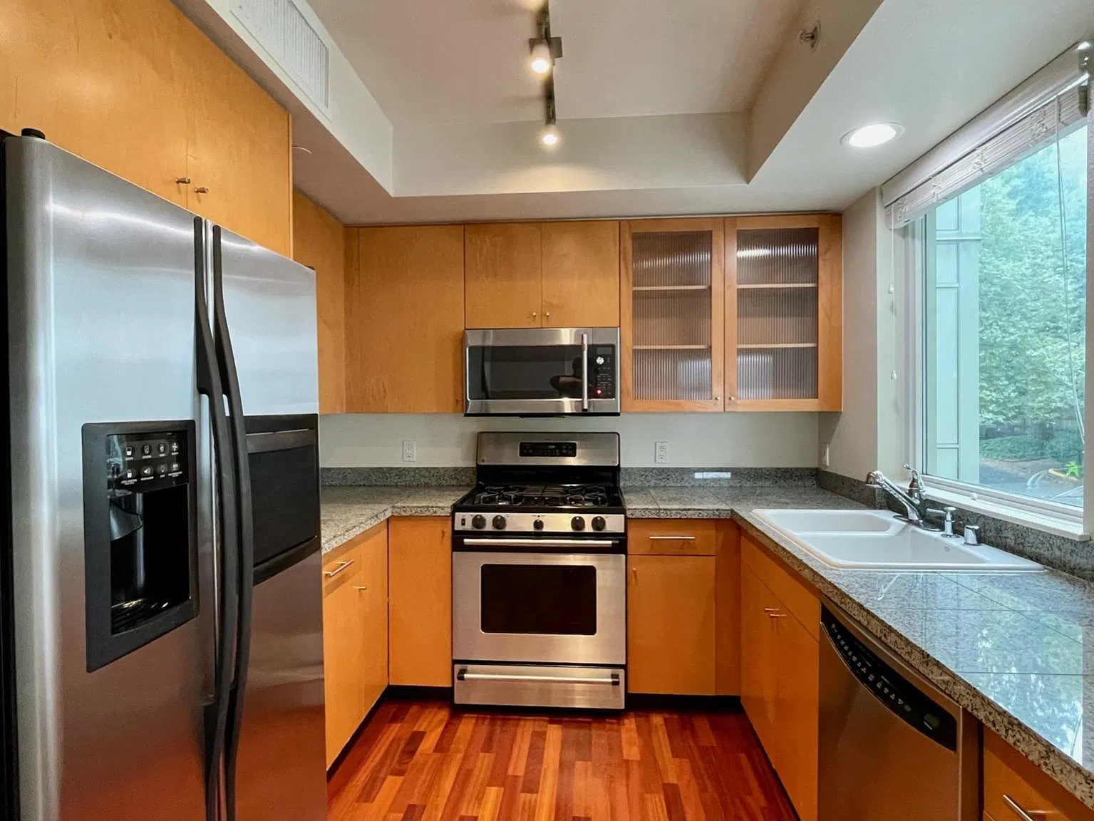 Studio, 722 sqft, $2,300 — Photo 1