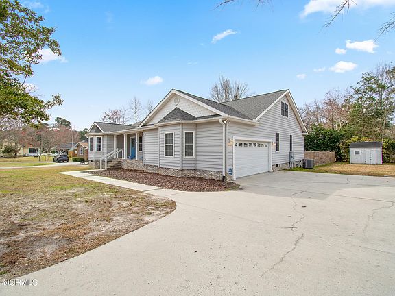 3rd image of 49 Fairway Drive