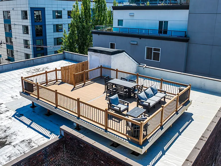 The Carlton Apartments — Photo 3