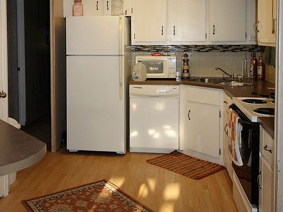 3rd image of 139 Kings Blvd