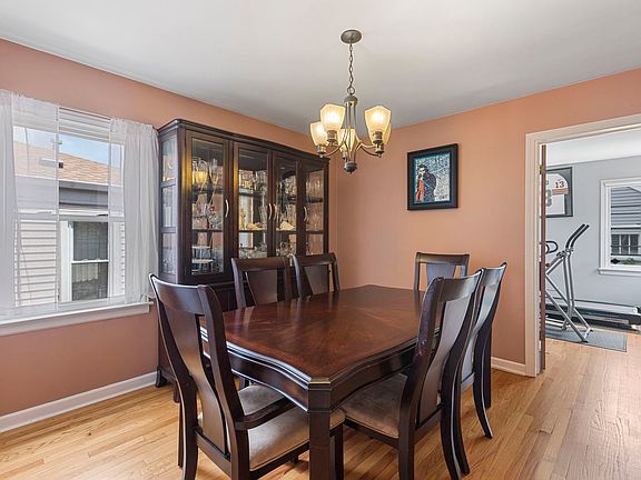 4th image of 2919 Elder Ln