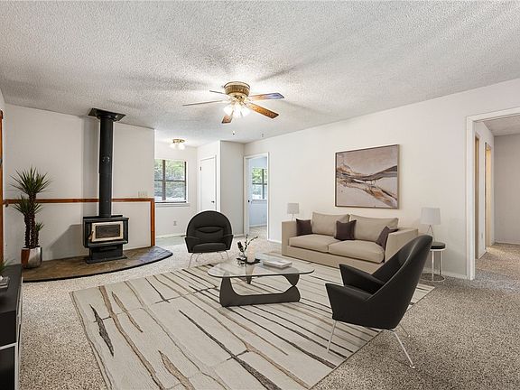 2nd image of 2 Belvoir Cir