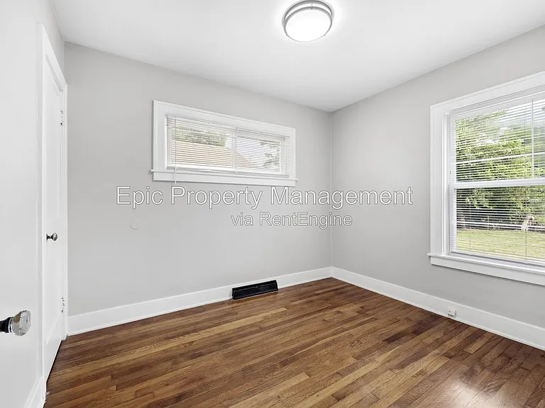 662 E Saratoga St — Photo 9