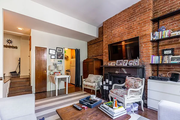 Rented by Bond New York | media 47