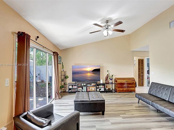 4th image of 1035 Kelsey Ave