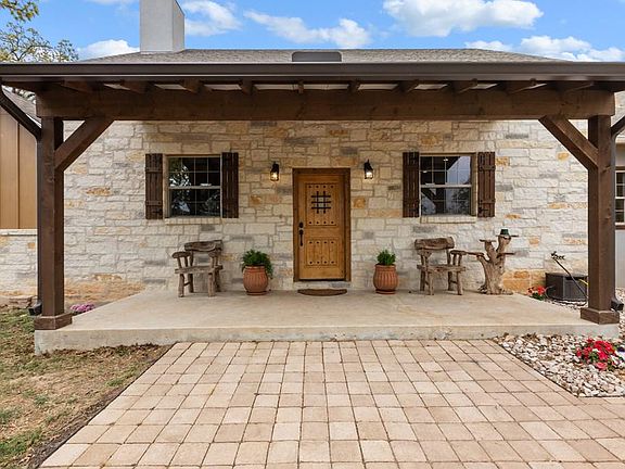5th image of 204 Breezy Hills Dr