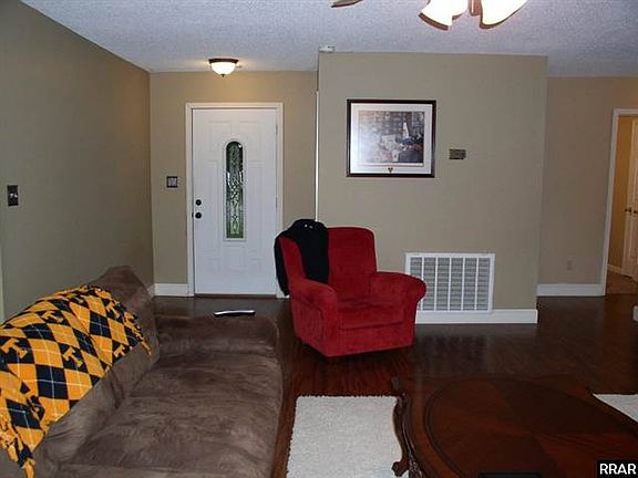 2nd image of 2919 Green Leaf Dr