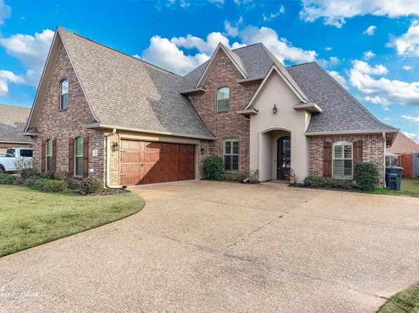 925 Royal Cir, Bossier City, LA 71111