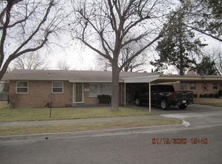 931 E Winkler St, Kermit, TX 79745