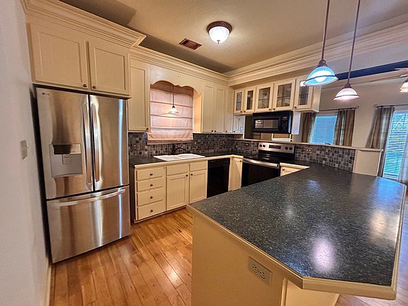 4th image of 29 Hillcrest Dr Unit 25
