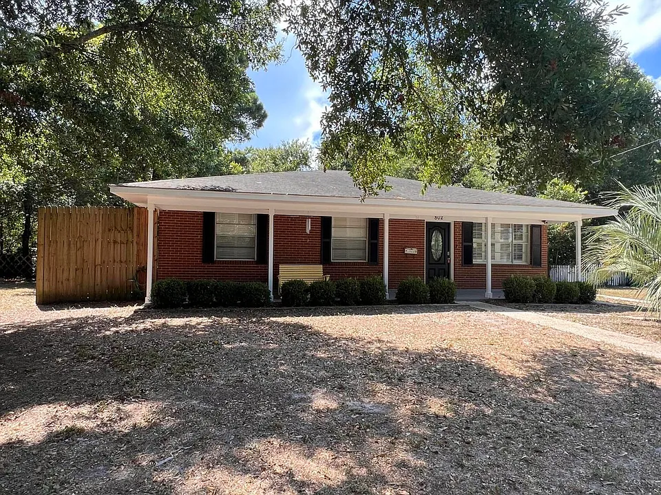 802 Augustine Dr