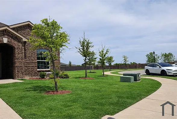 4 bed, 2006 sqft, $2,950 — Photo 2