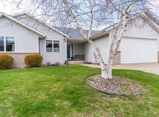2107 Golfview Ln, Onalaska, WI 54650