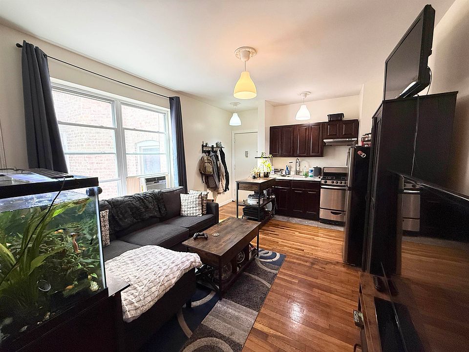 1st image of 160 Vroom St APT 46