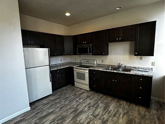 2nd image of 137 N Main St APT B