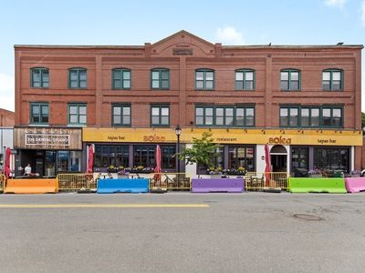 6 Cushing St APT 3, Waltham, MA, 02453