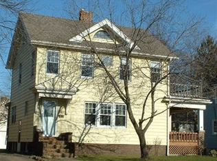 3071 Essex Rd, Cleveland Heights, OH
