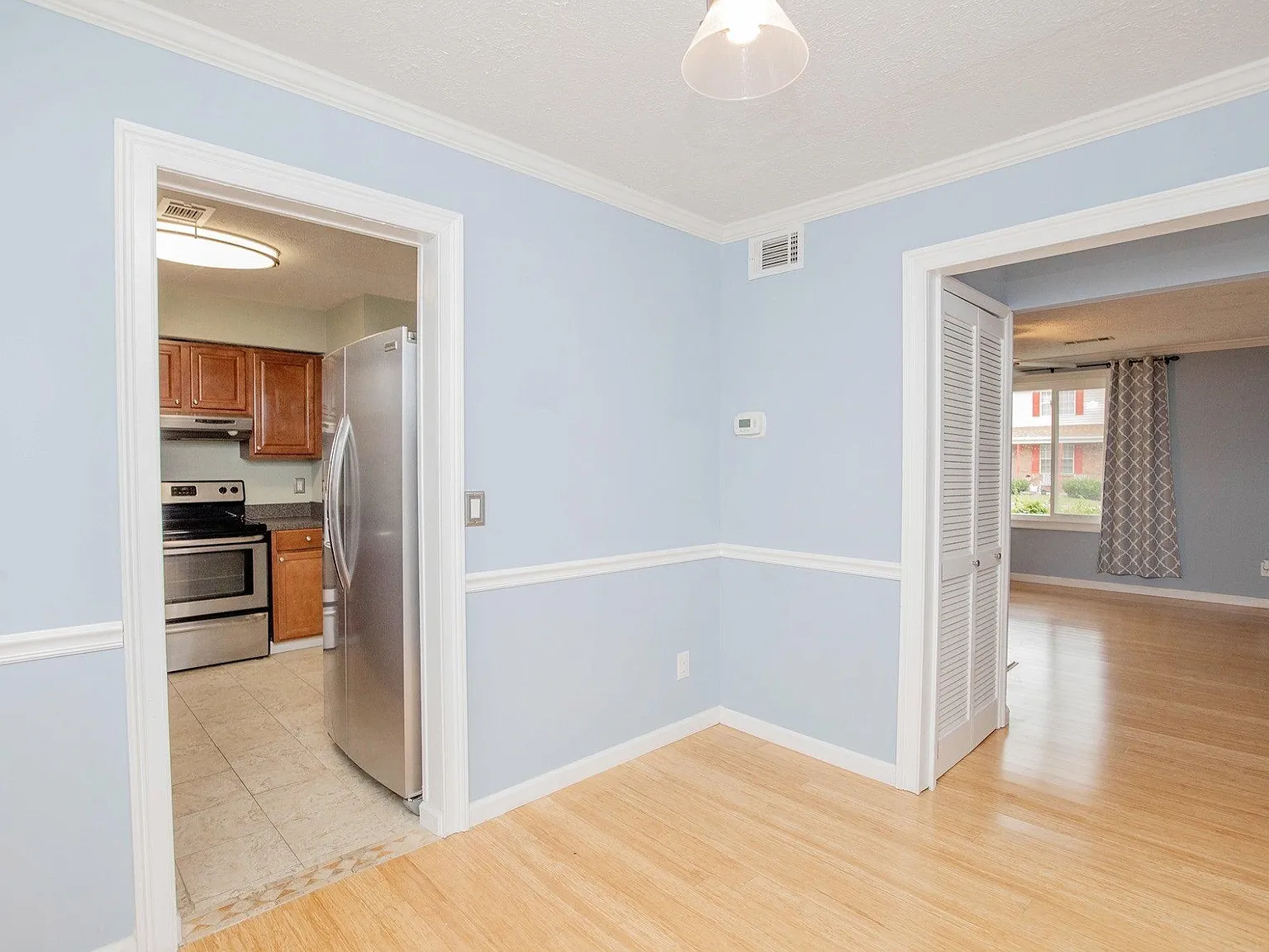 2 bed, 1160 sqft, $1,595 — Photo 3