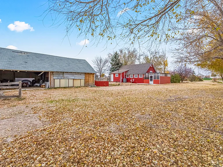 10065 1/2 Deer Flat Rd — Photo 2