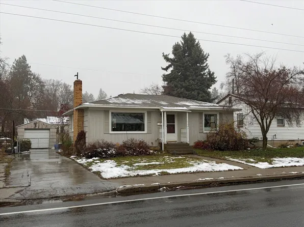 1027 E 37th Ave, Spokane, WA 99203