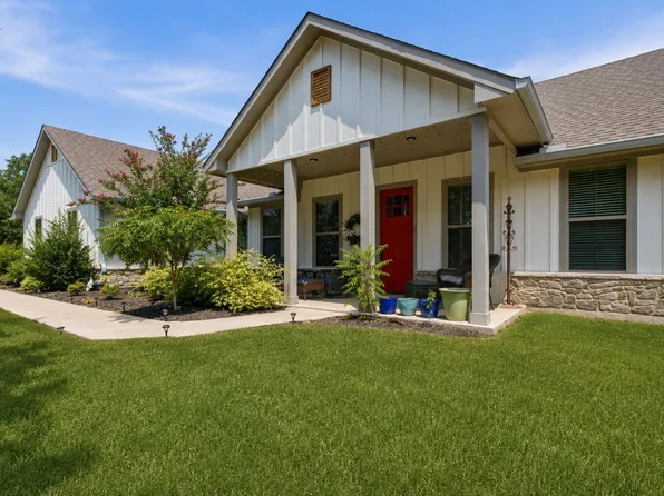 374 Clark Lake Rd, Millsap, TX 76066