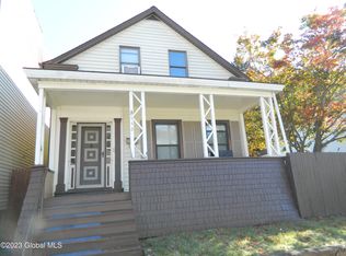 942 3rd St, Rensselaer, NY 12144