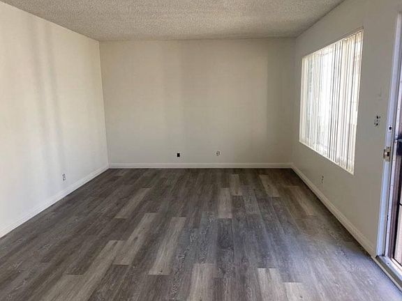 3rd image of 40-9210 E Somerset Blvd