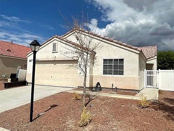 3rd image of 336 River Glider Ave