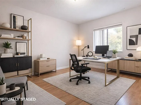 59 SE 3rd Ave, Hallandale Beach, FL 33009