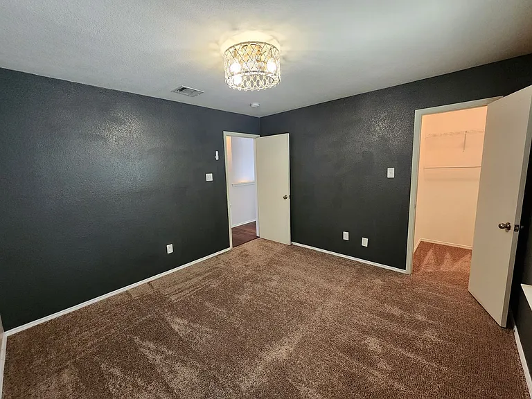 5709 Valley Stream Way — Photo 25