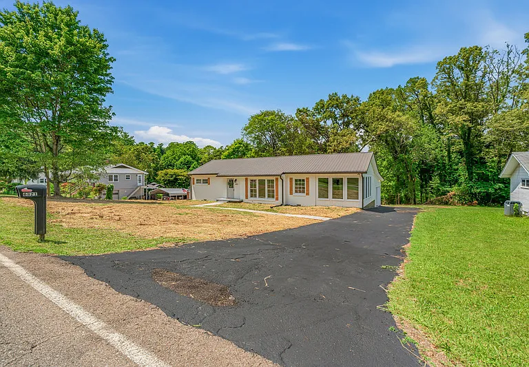 6821 Westland Dr — Photo 2