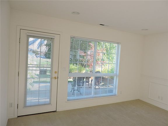 5th image of 111 White Birch Pl APT D