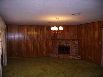 2nd image of 220 W Driftwood Dr