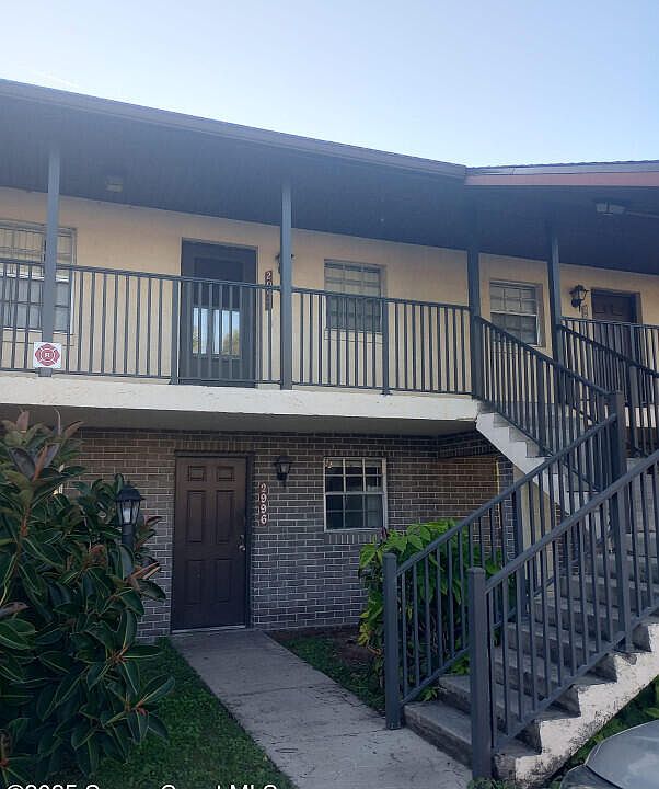 1st image of 2997 Sir Hamilton Cir #10
