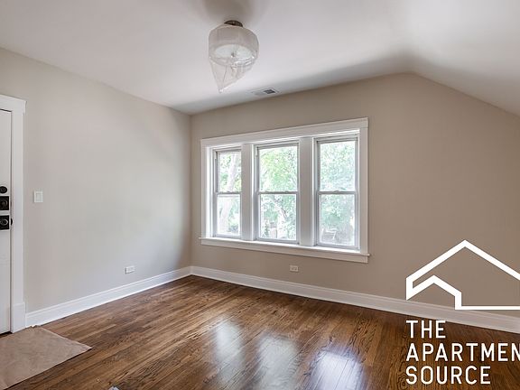 4th image of 3921 N Saint Louis Ave #2