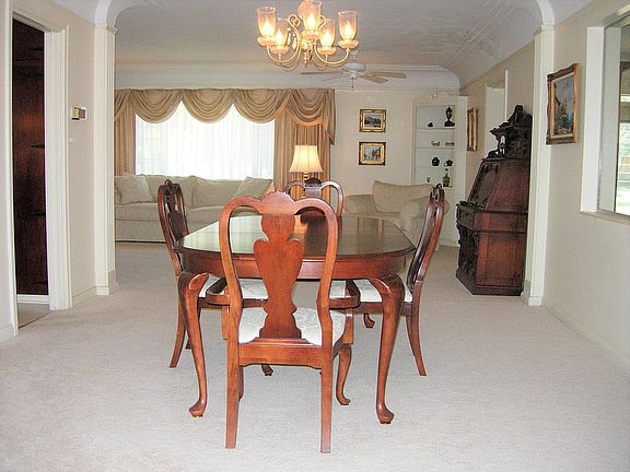 3rd image of 1304 Palm View Ave