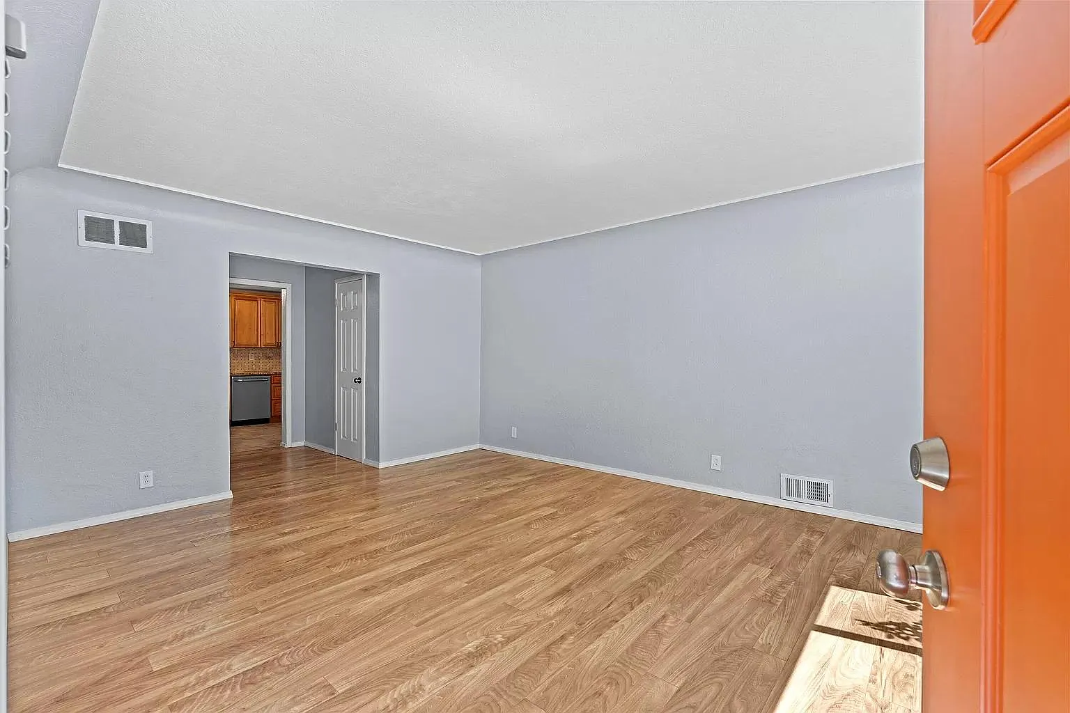 3 bed, 1525 sqft, $2,000 — Photo 3