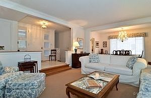 3rd image of 415 Pine Manor Dr