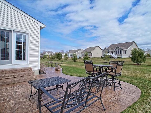 3rd image of 8696 Prairie Grass Ln