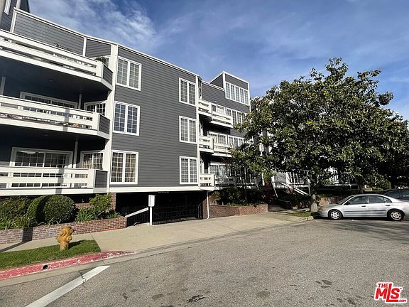 2nd image of 1840 Veteran Ave APT 106