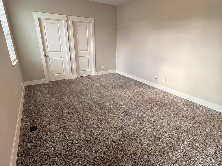 450 NE Pine St #450 — Photo 8