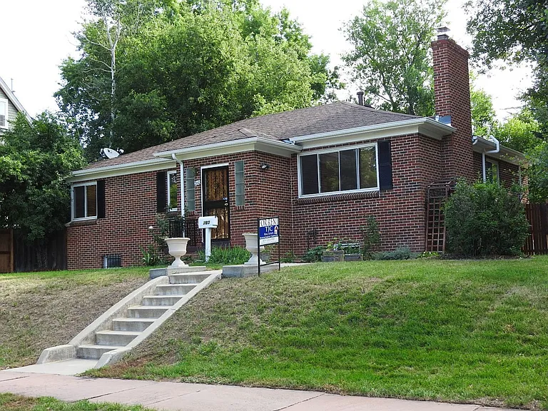 760 Oneida St — Photo 2