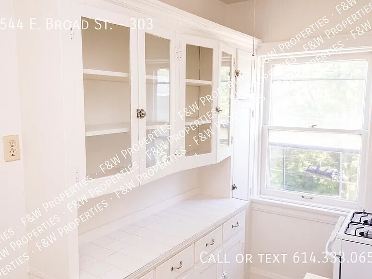 1544 E Broad St #303 — Photo 3