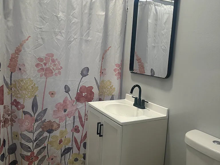 11915 S Lowe Ave #3 — Photo 5