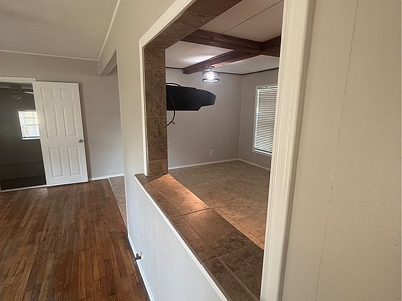 5th image of 709 Churchill Dr