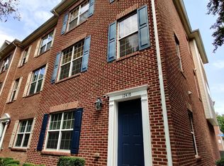 12419 Oak Rail Ln, Fairfax, VA 22033